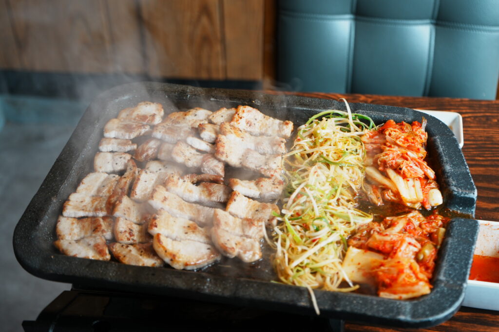 焼きたてのサムギョプサル